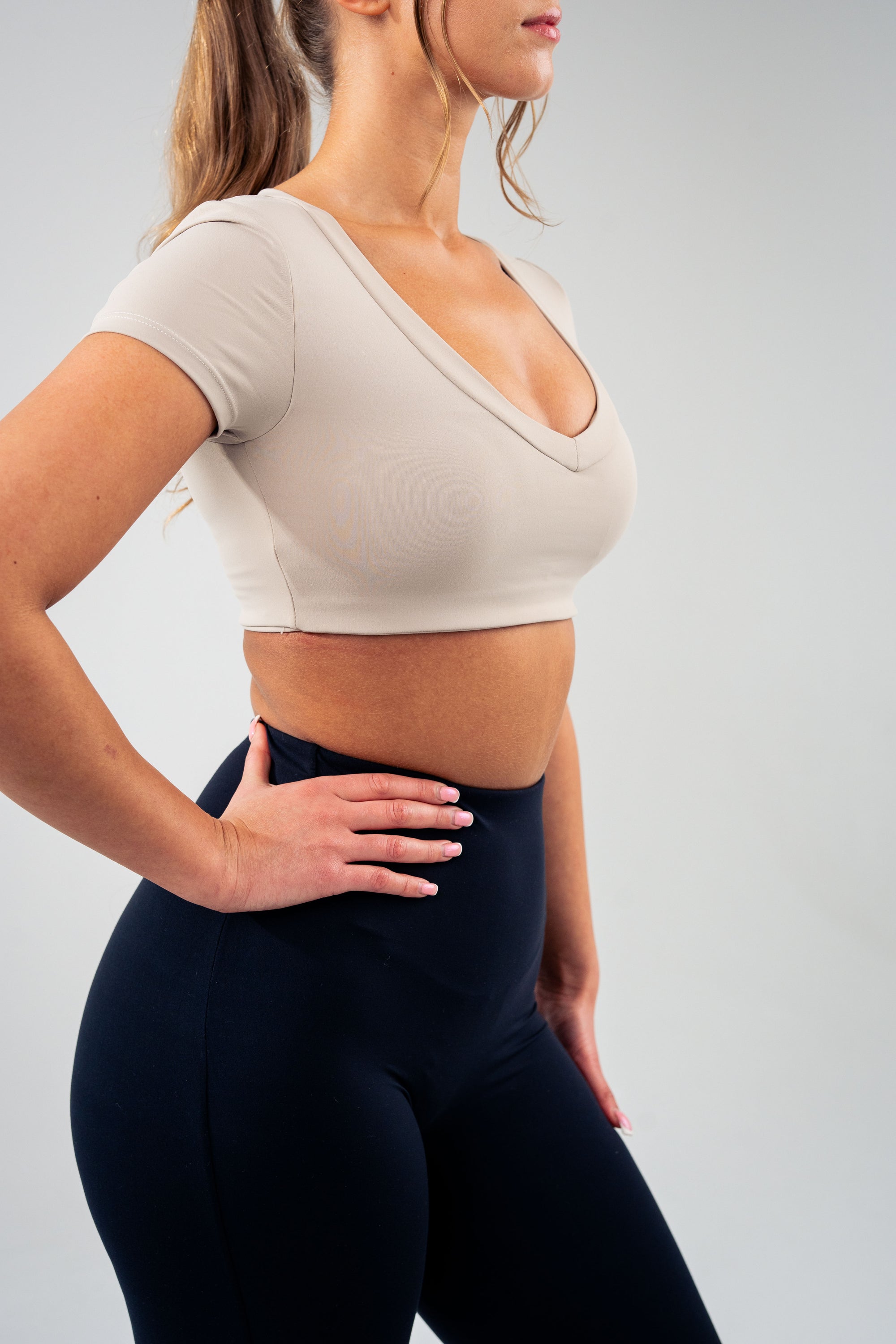 U-neck Sporty Crop Top