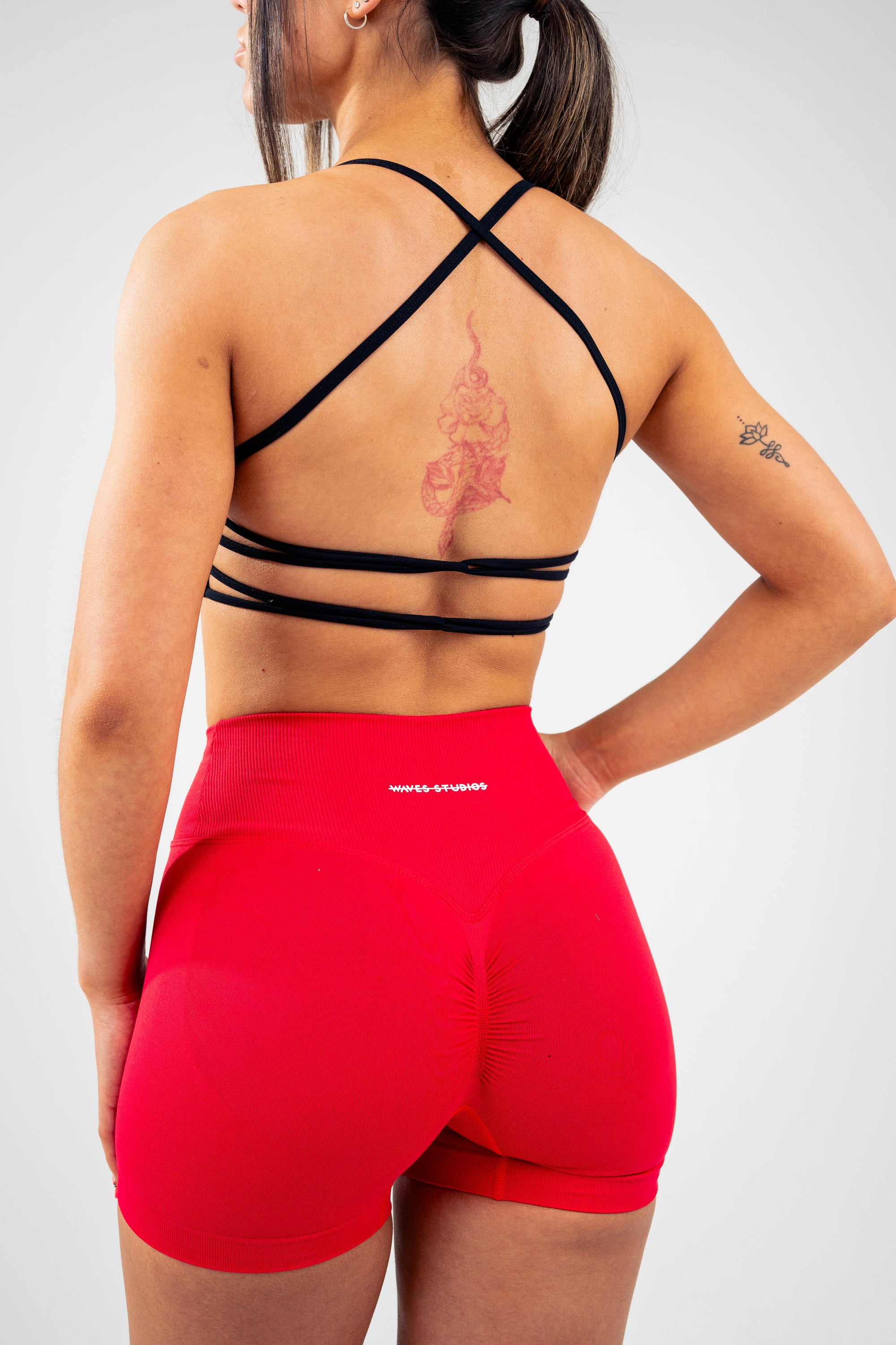 Crossover Seamless Scrunch Shorts