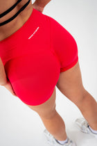 Crossover Seamless Scrunch Shorts