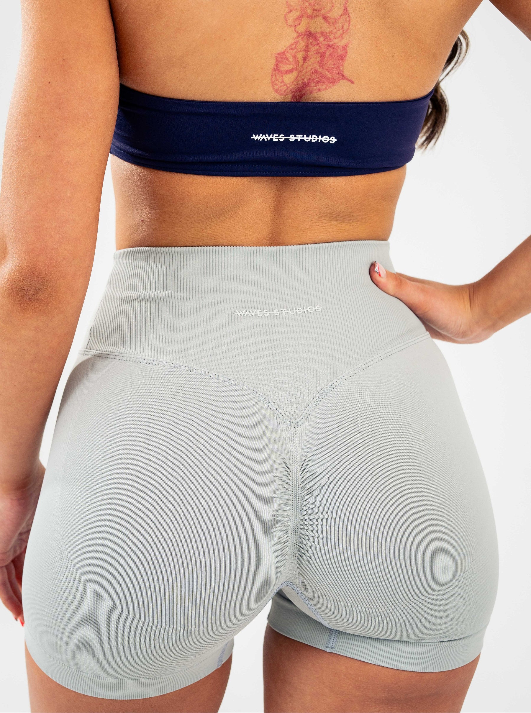 Crossover Seamless Scrunch Shorts