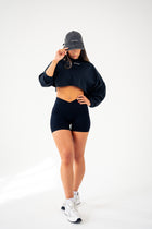 Crossover Seamless Scrunch Shorts