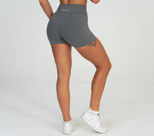 Crossover Seamless Scrunch Shorts