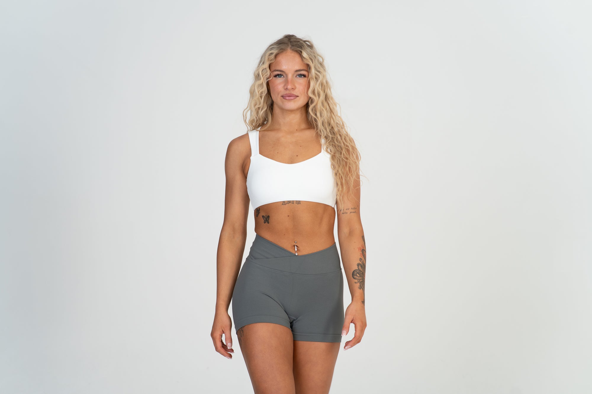 Crossover Seamless Scrunch Shorts