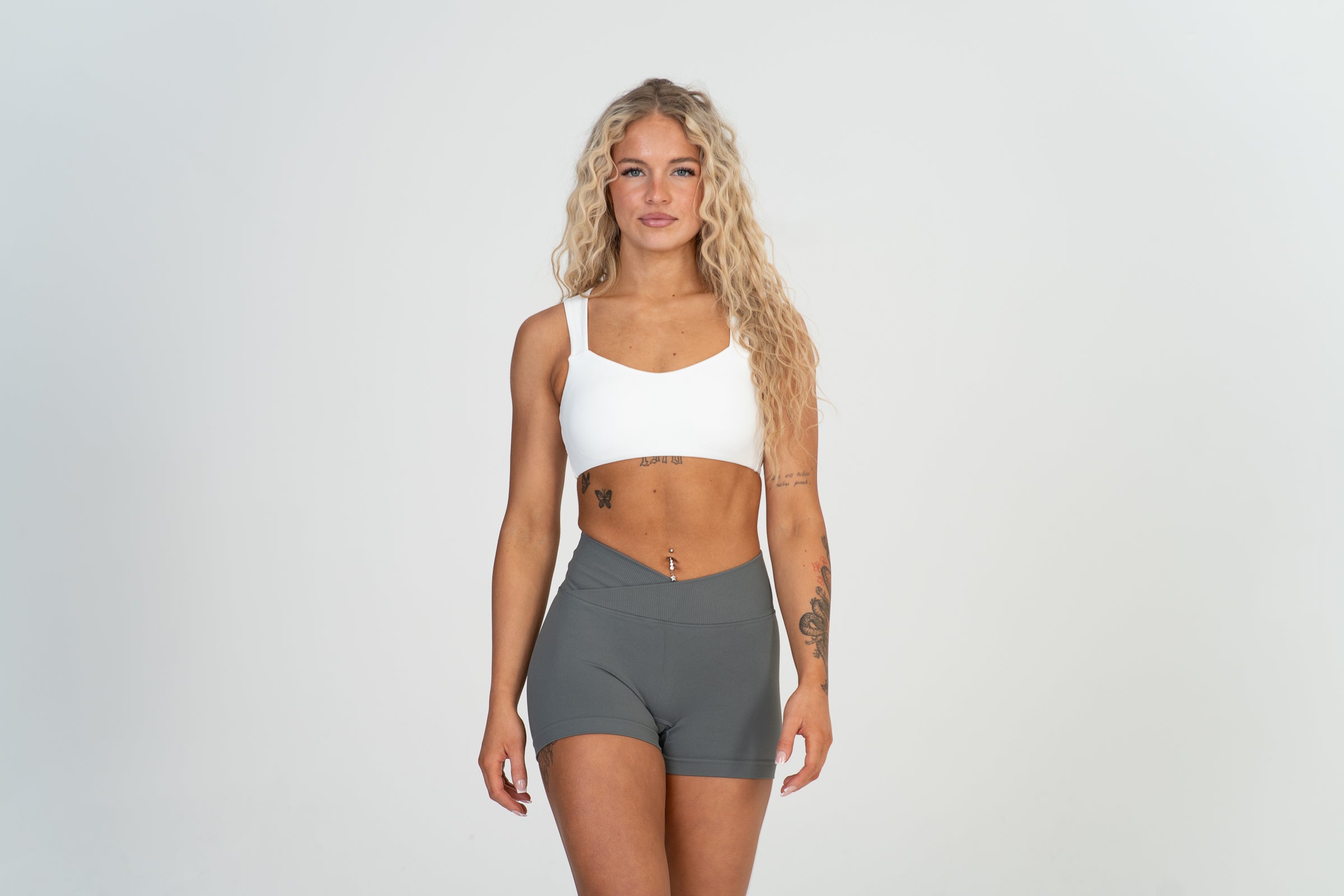 Crossover Seamless Scrunch Shorts