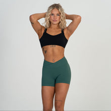Crossover Seamless Scrunch Shorts