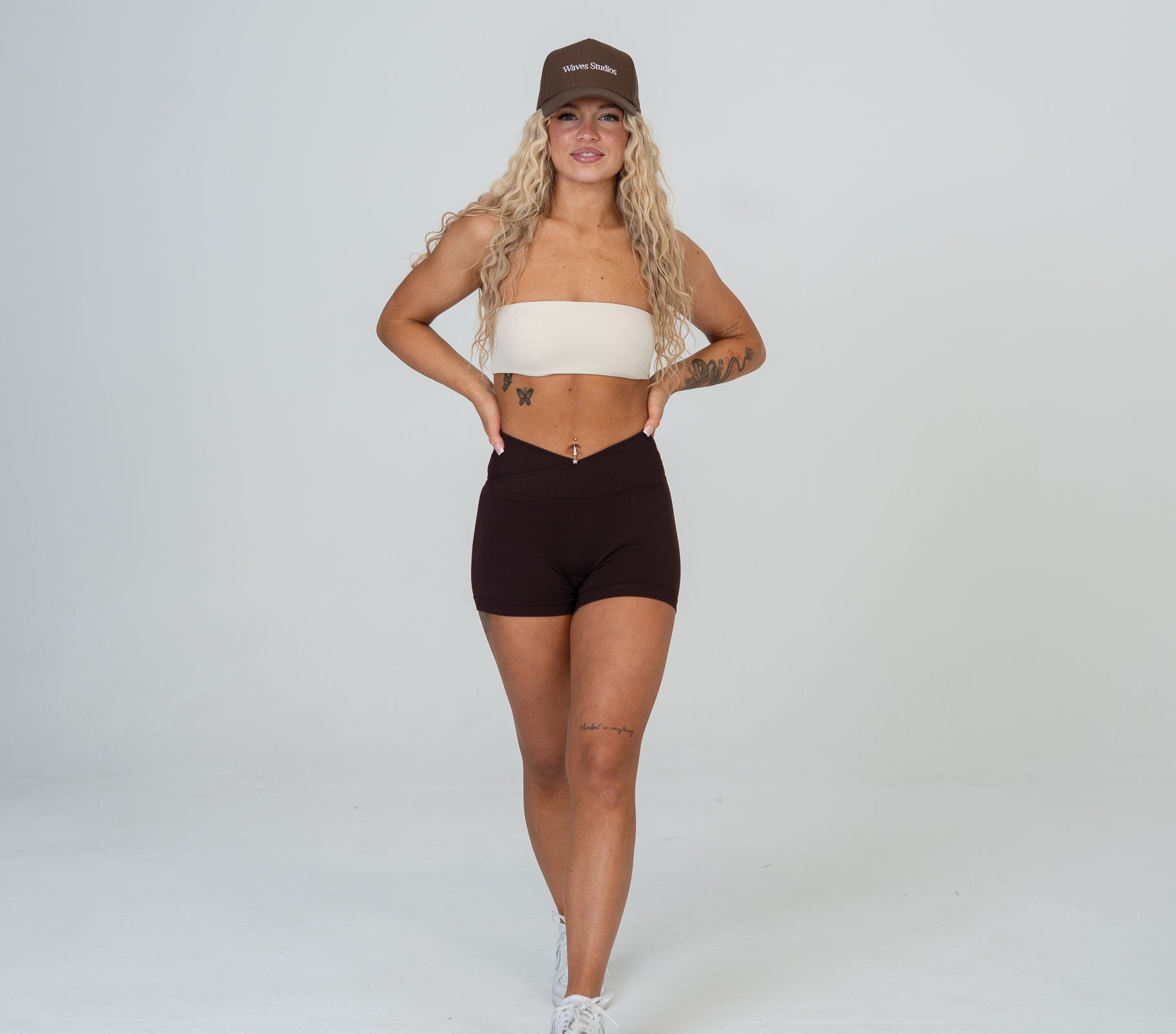 Crossover Seamless Scrunch Shorts