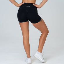 Crossover Seamless Scrunch Shorts